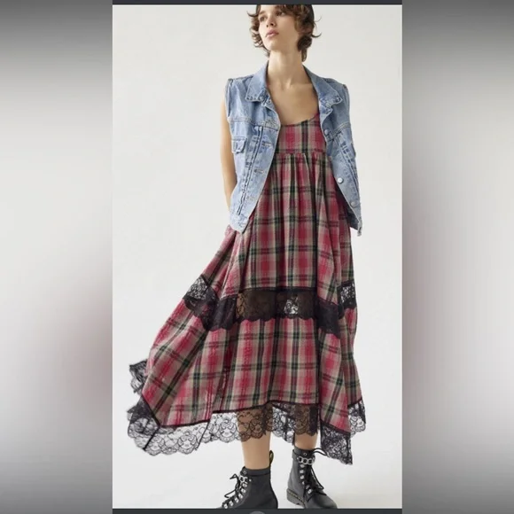 RARE 🖤🍓Urban Outfitters Baez Lace Inset Dress- XL - Picture 2 of 3